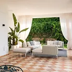Shakira, Sierra Blanca, Marbella