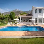 Villa Shakira, Sierra Blanca,