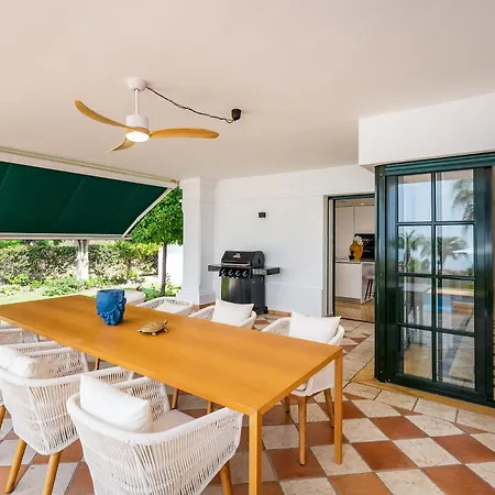 Shakira, Sierra Blanca, * Marbella