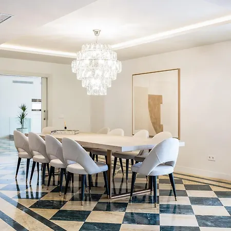 Villa Shakira, Sierra Blanca, *