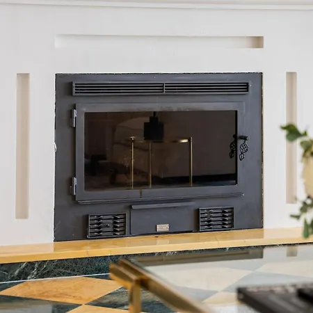 Shakira, Sierra Blanca, 빌라 *