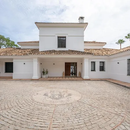 Shakira, Sierra Blanca, * Marbella