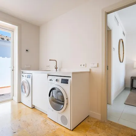 Shakira, Sierra Blanca, 빌라