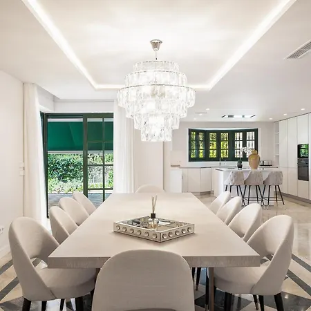 Shakira, Sierra Blanca, *