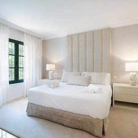 Shakira, Sierra Blanca, Villa *