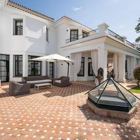 Villa Shakira, Sierra Blanca,