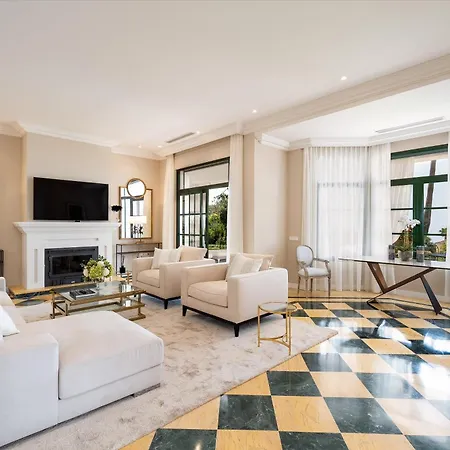 Shakira, Sierra Blanca, * 마르베야