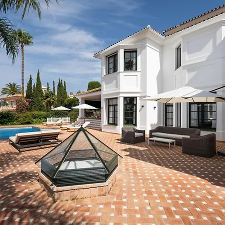 Villa Shakira, Sierra Blanca, *