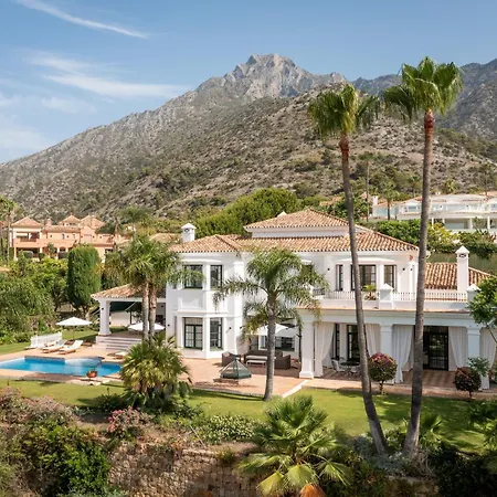 Shakira, Sierra Blanca, Villa *