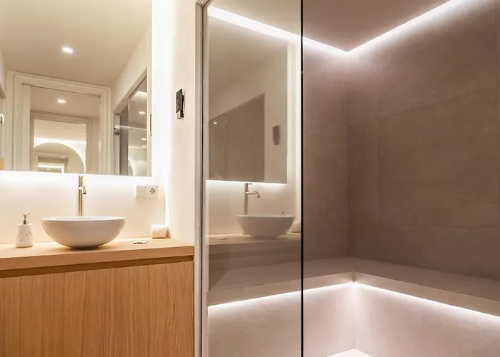 Shakira, Sierra Blanca, * マルベーリャ