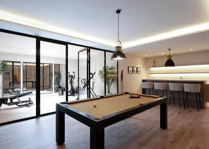 Shakira, Sierra Blanca, *