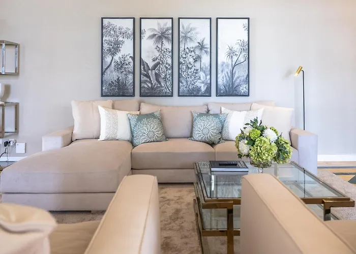 Shakira, Sierra Blanca, マルベーリャ