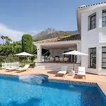 Villa Shakira, Sierra Blanca,