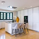 Villa Shakira, Sierra Blanca,