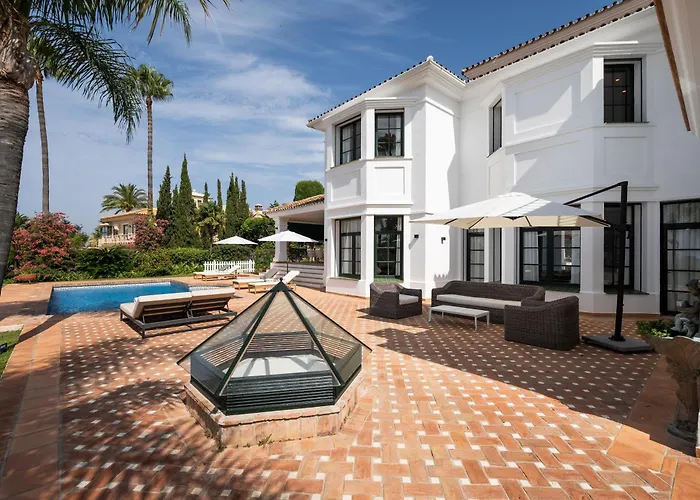 Villa Shakira, Sierra Blanca, *