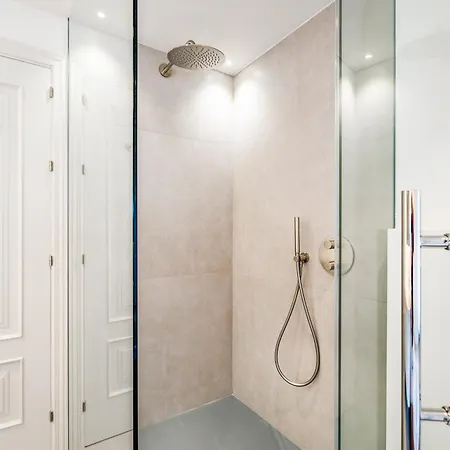 Shakira, Sierra Blanca, מארבלה