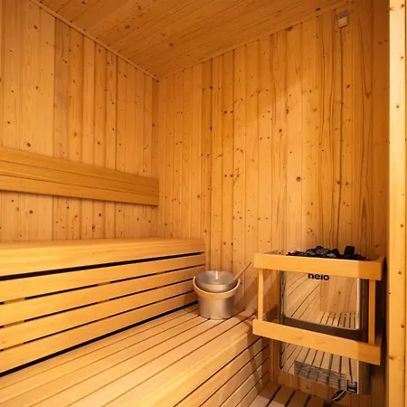 Shakira, Sierra Blanca, * מארבלה