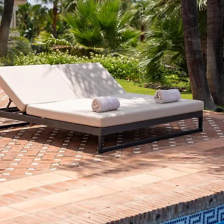 Shakira, Sierra Blanca, * מארבלה